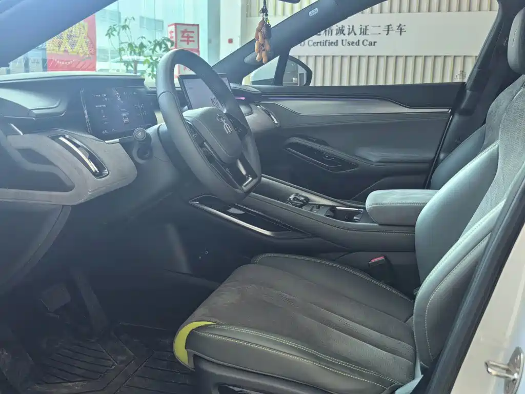 BYD L EV — миниатюра 7