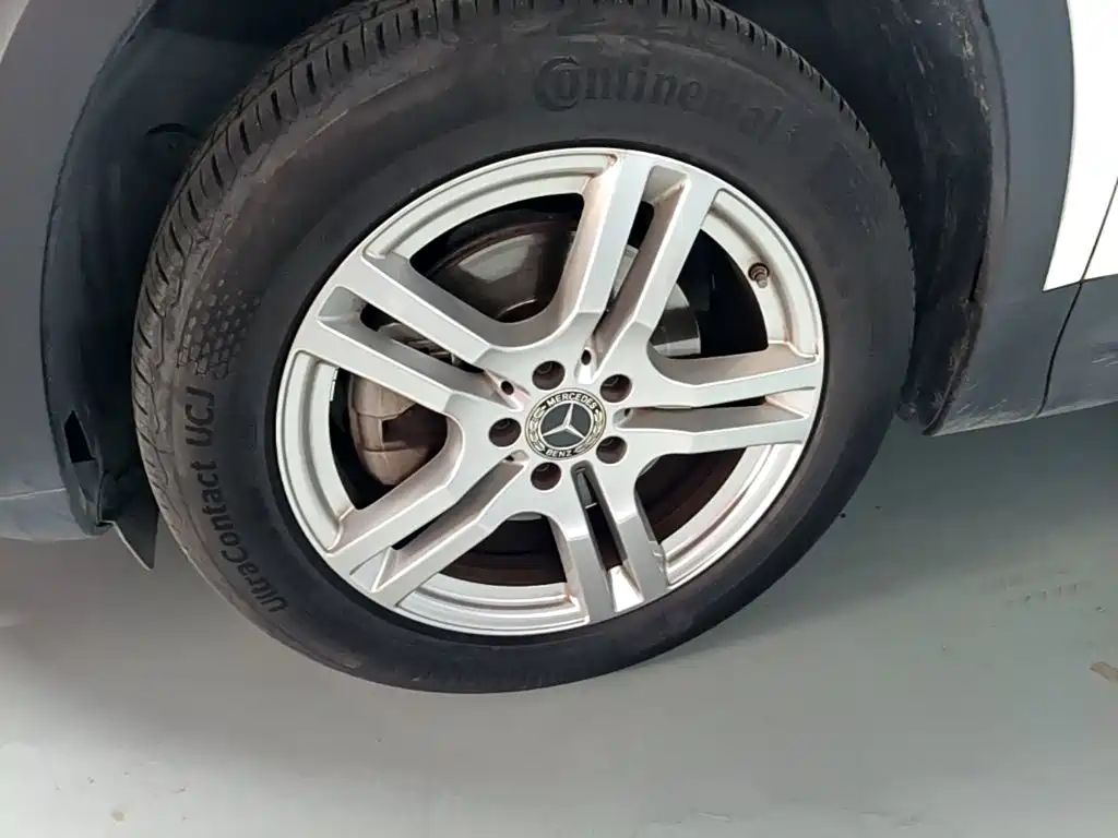 Mercedes-Benz GLB — миниатюра 23