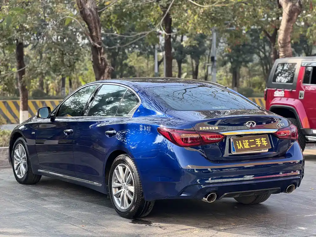 INFINITI Q50L