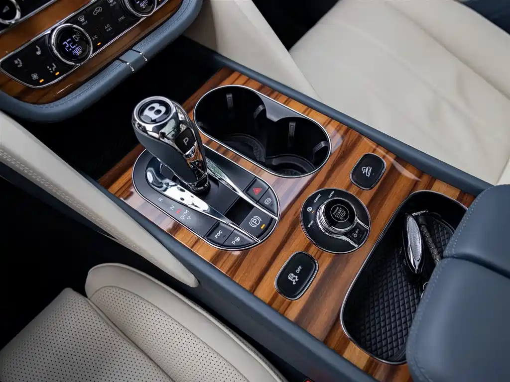 Bentley Bentayga 4.0T V8, фото 15