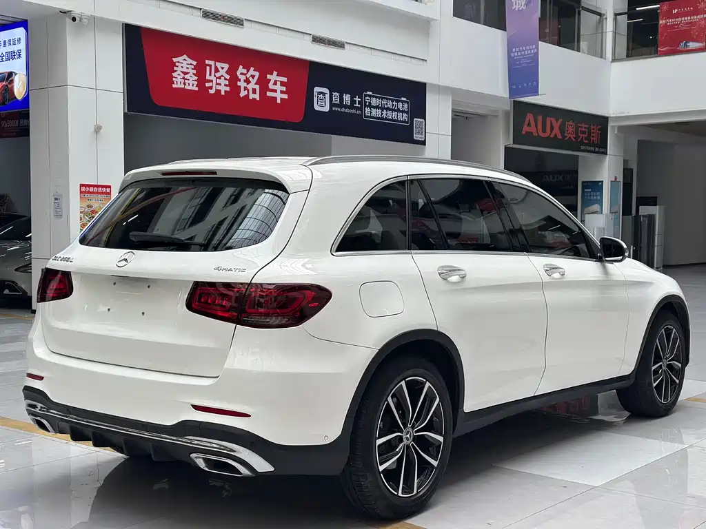 MERCEDES-BENZ GLC