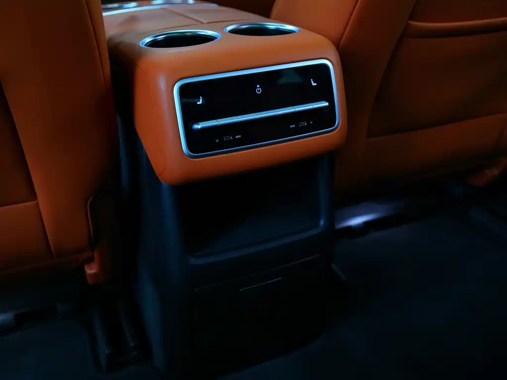 Li Auto Li L8 — миниатюра 13