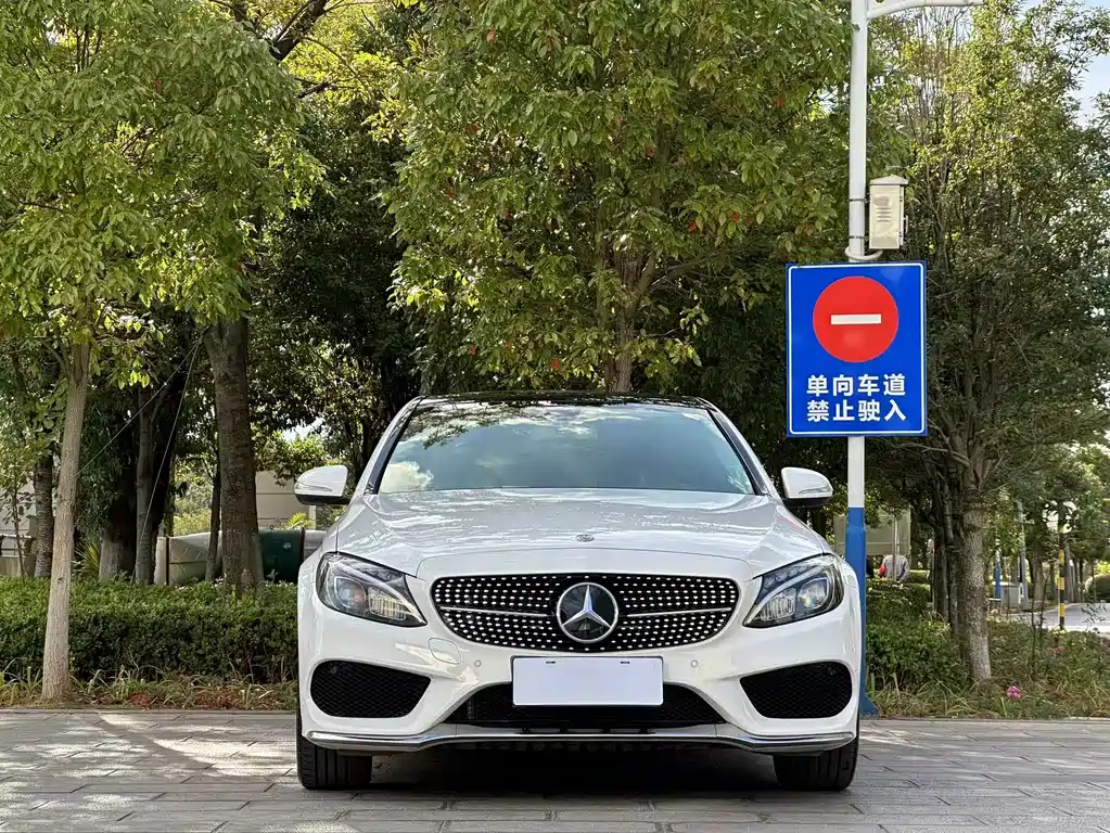 Mercedes-Benz C-Class — миниатюра 2