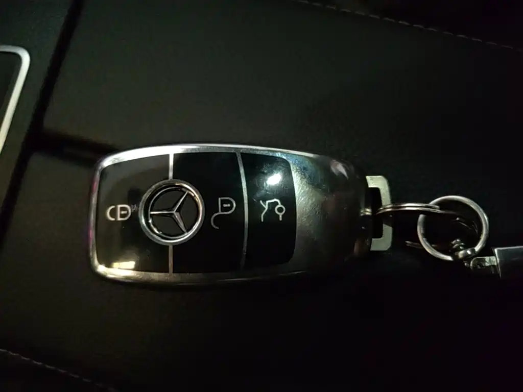 Mercedes-Benz GLB — миниатюра 9