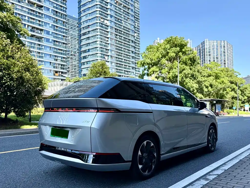 XPeng X9 — миниатюра 6