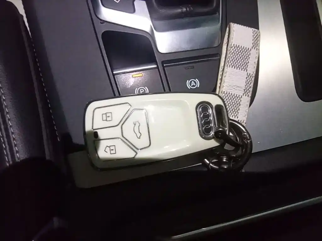 Audi Q5L — миниатюра 9