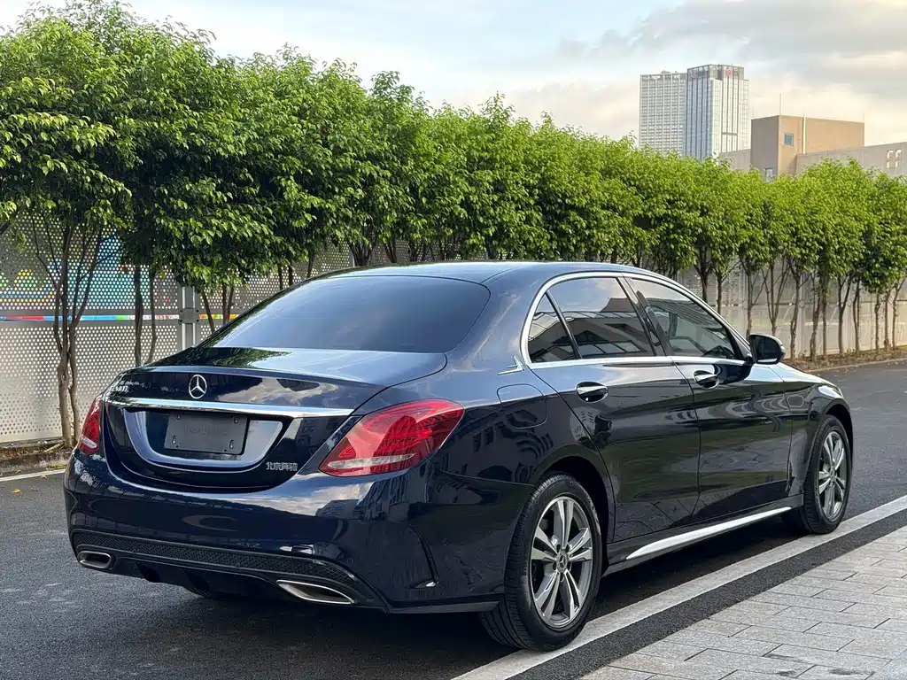 Mercedes-Benz C-Class — миниатюра 4