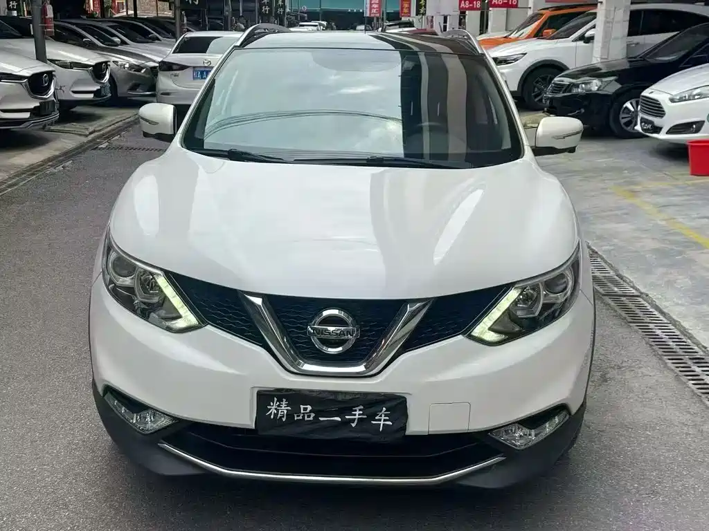 Nissan Qashqai 2016 2.0L CVT Luxury