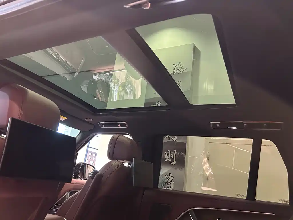Land Rover Range Rover — миниатюра 17