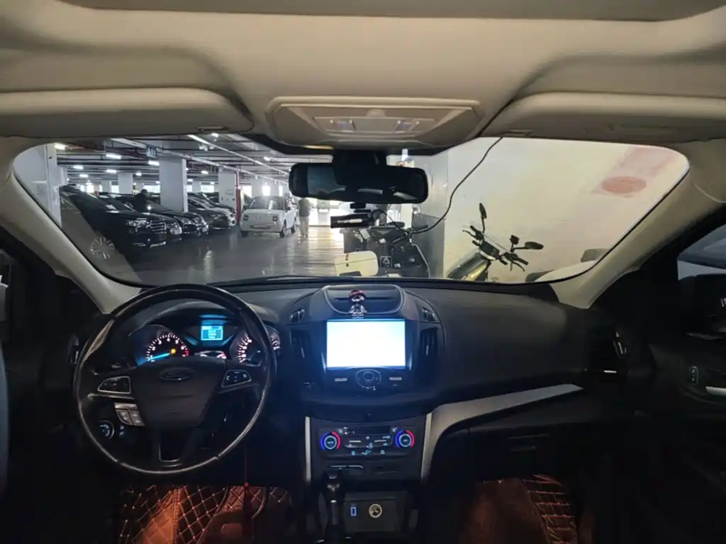 Ford Kuga — миниатюра 18