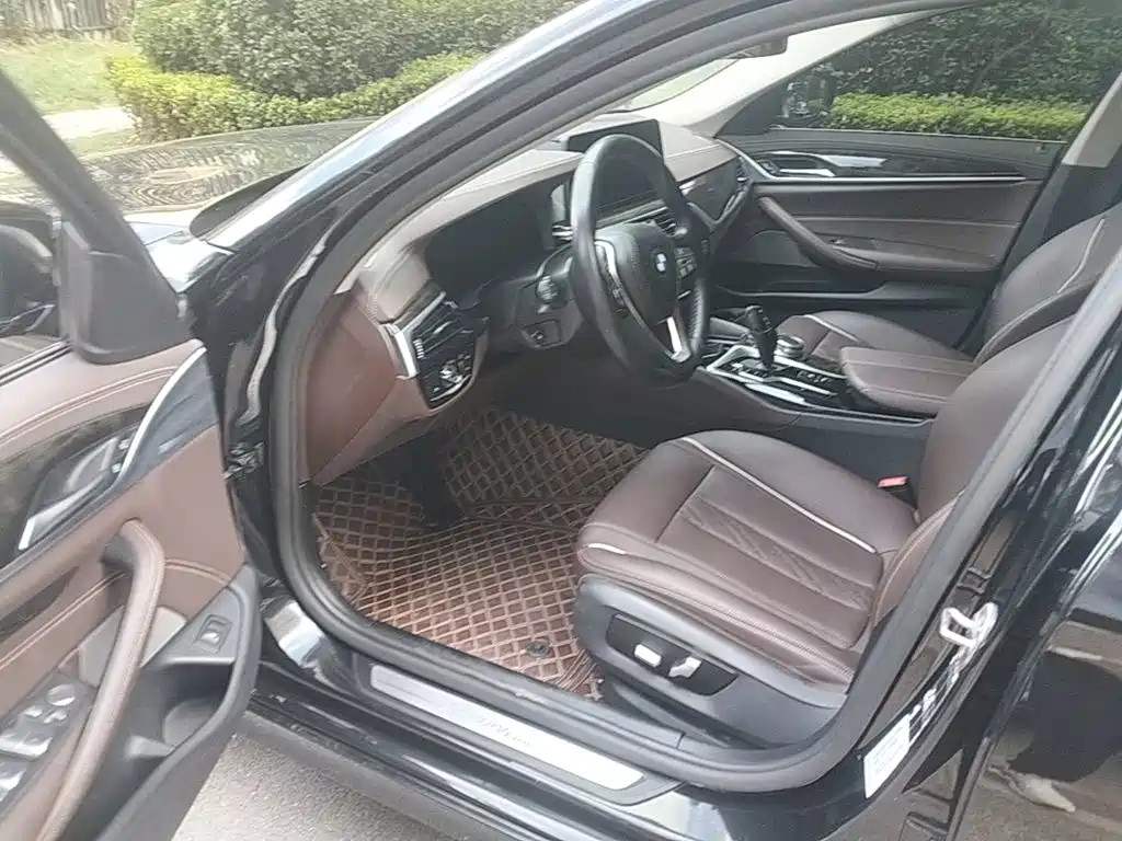 BMW 5 Series — миниатюра 16