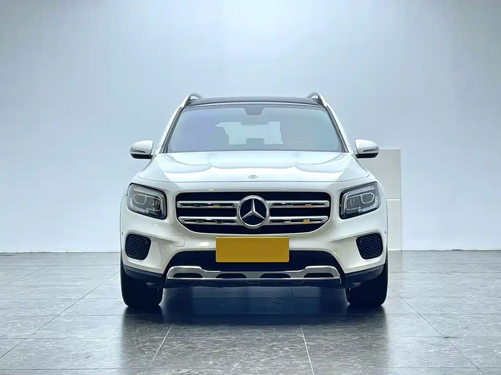 MERCEDES BENZ GLB