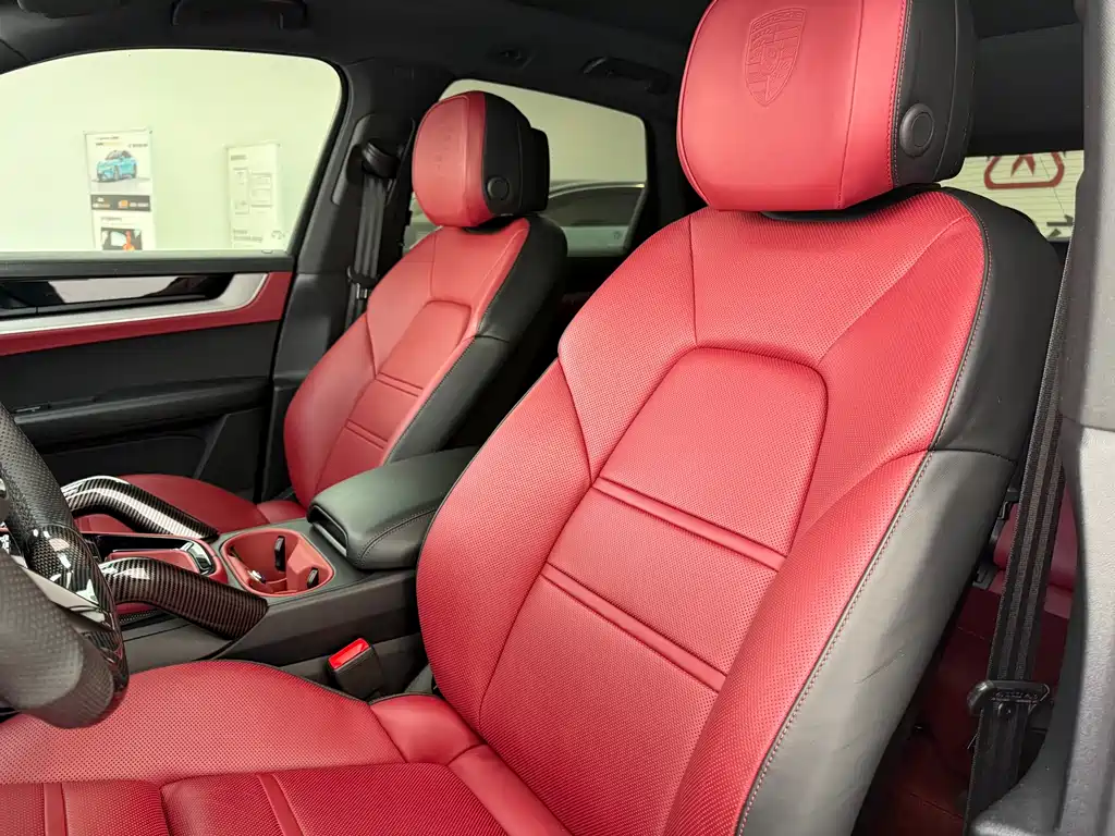 Porsche Cayenne — миниатюра 6