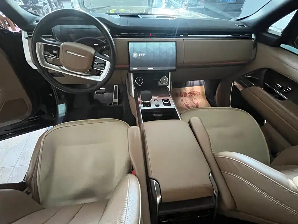 Land Rover Range Rover 2023 3.0 L6 400PS мест Long Wheelbase