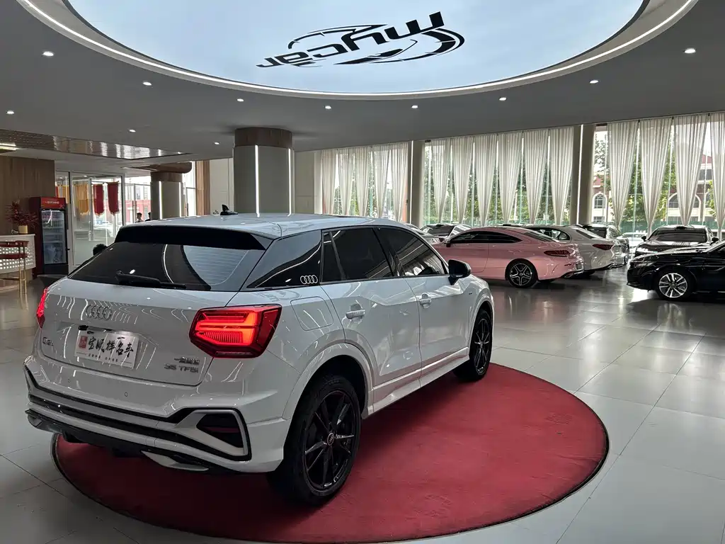 Audi Q2L — миниатюра 5