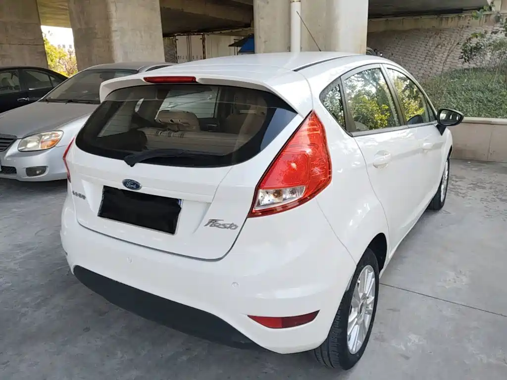 Ford Fiesta — миниатюра 7