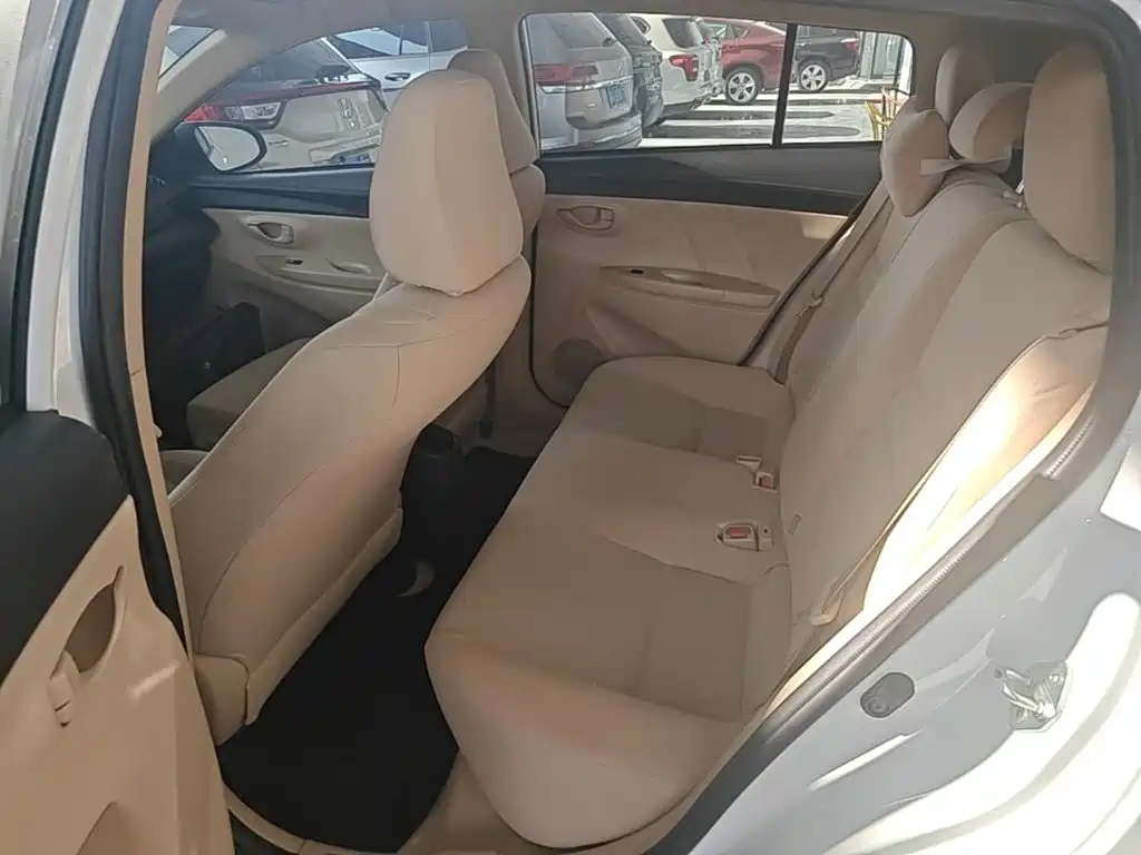 Toyota Yaris L — миниатюра 17