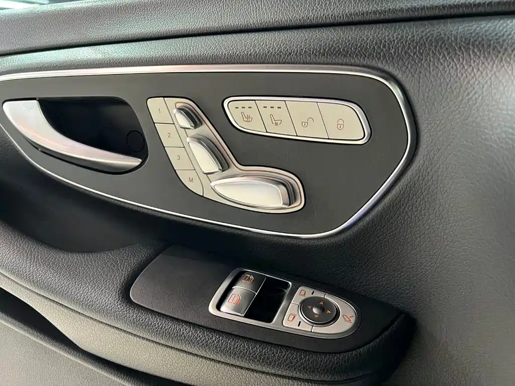 MERCEDES-BENZ V CLASS