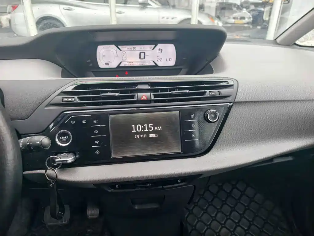 Citroen C4 Picasso — миниатюра 10
