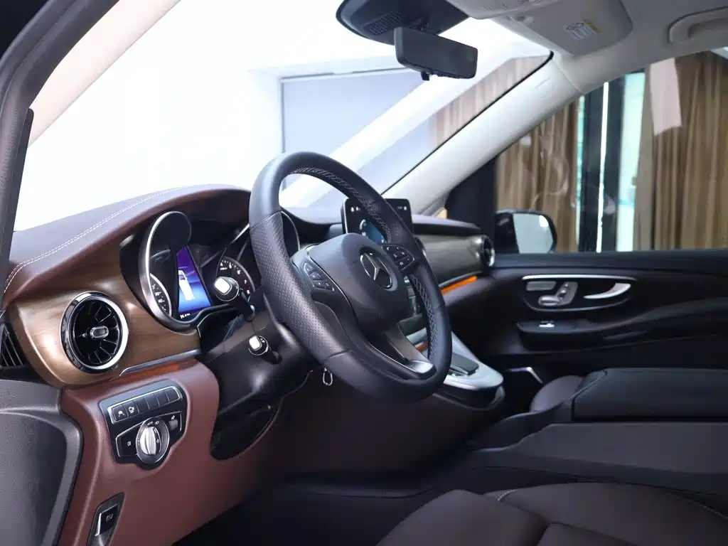 Mercedes-Benz V-Class — миниатюра 11