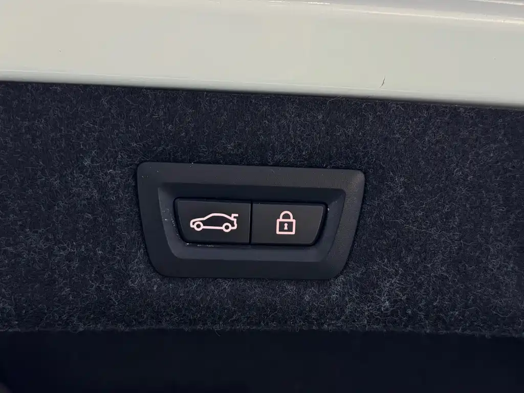 BMW 5 Series New Energy — миниатюра 31