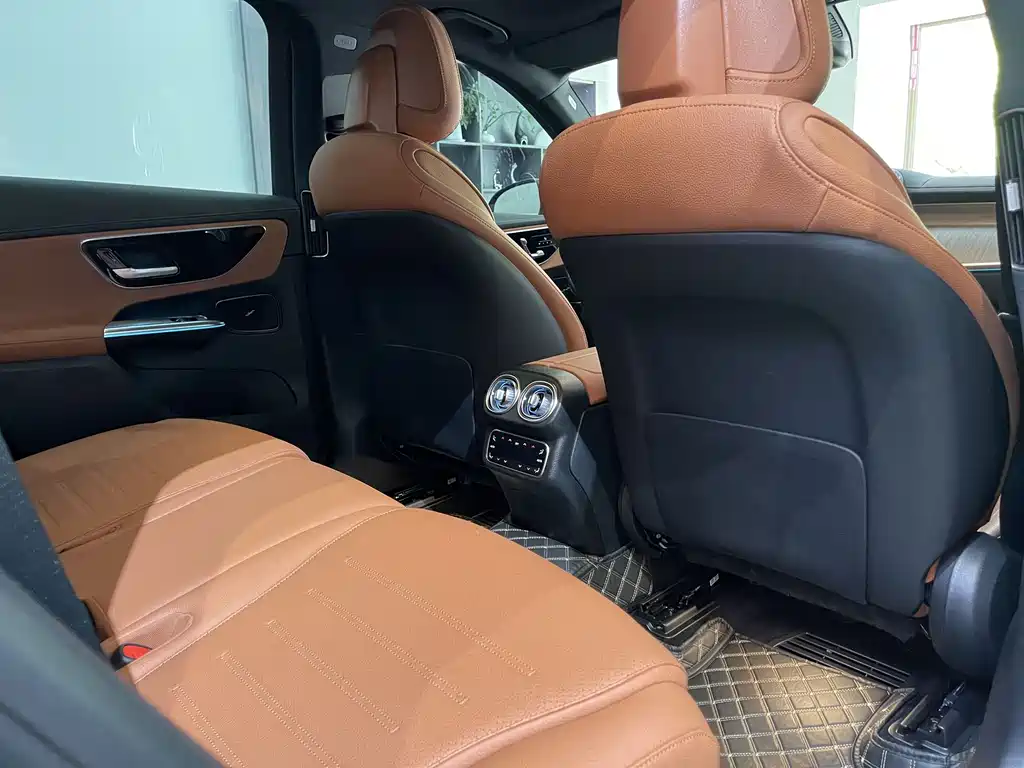 Mercedes-Benz GLC 2024 GLC 300 L 4MATIC 7 мест