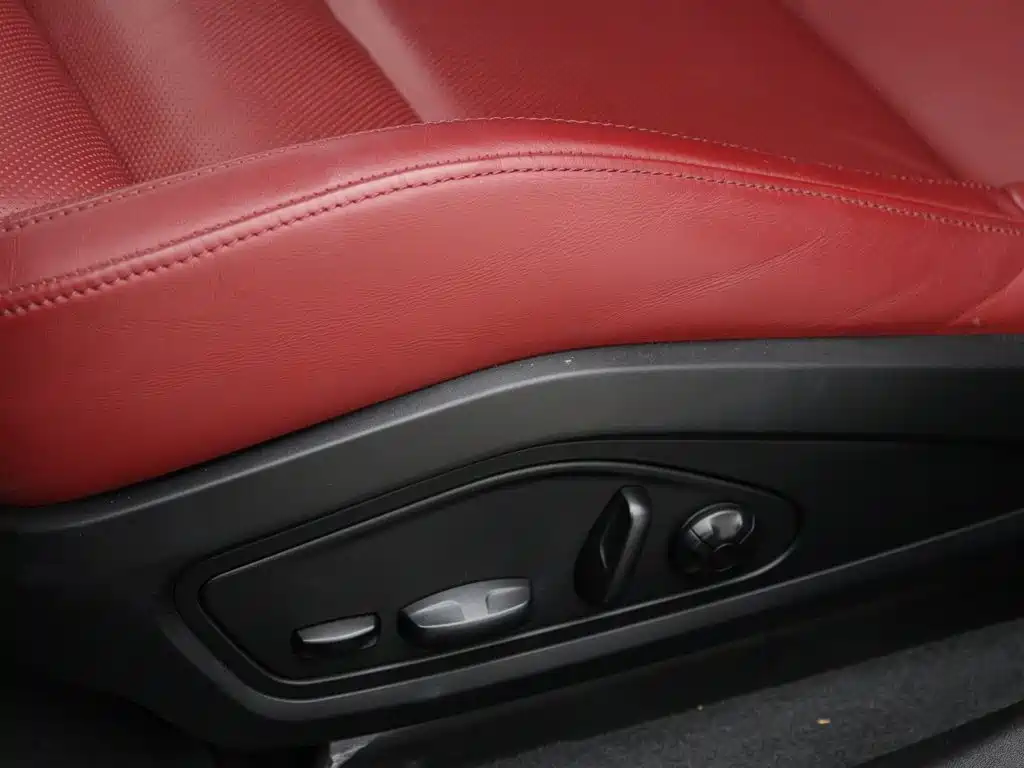 Porsche Taycan — миниатюра 5