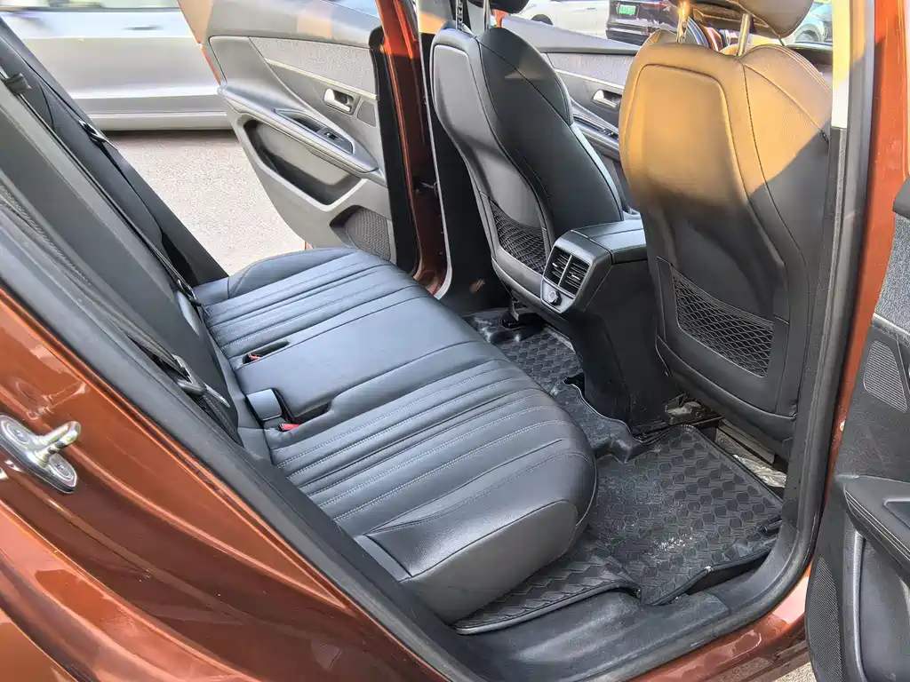 Peugeot 4008 — миниатюра 15
