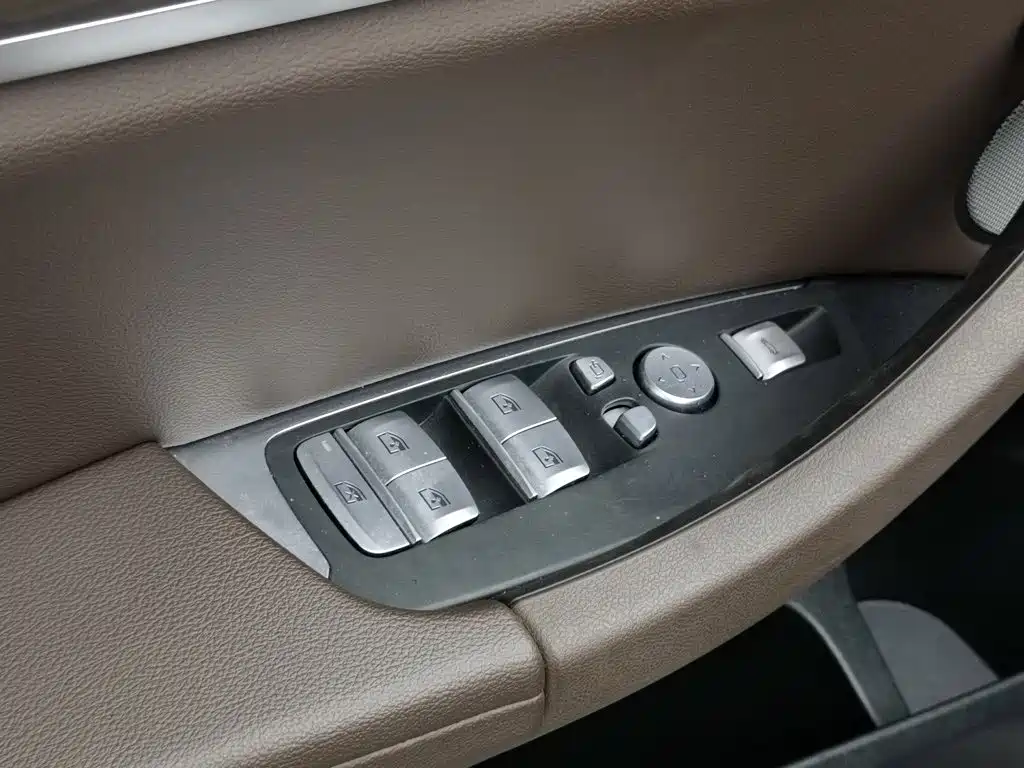 BMW X3 — миниатюра 9