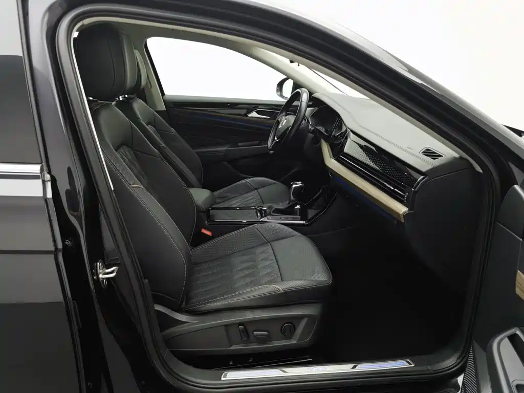 Volkswagen Passat PHEV — миниатюра 23