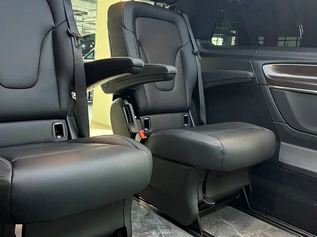 MERCEDES-BENZ V CLASS