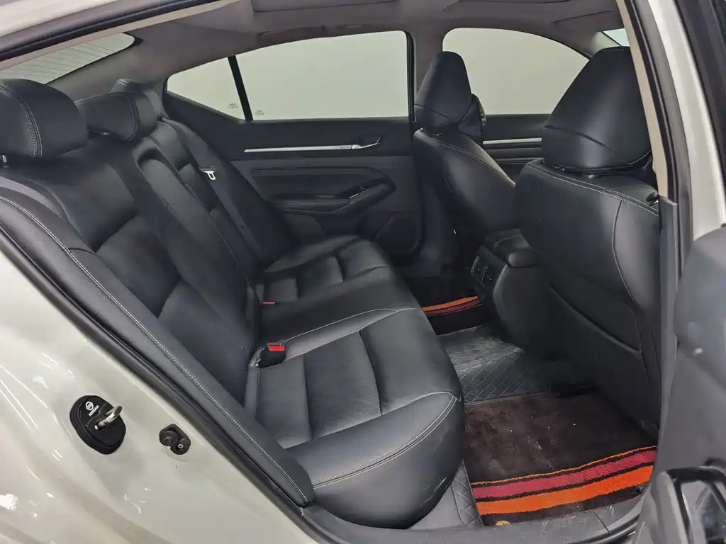 Nissan Teana — миниатюра 9