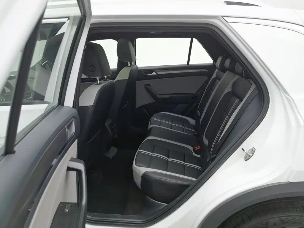 Volkswagen T-Roc — миниатюра 15