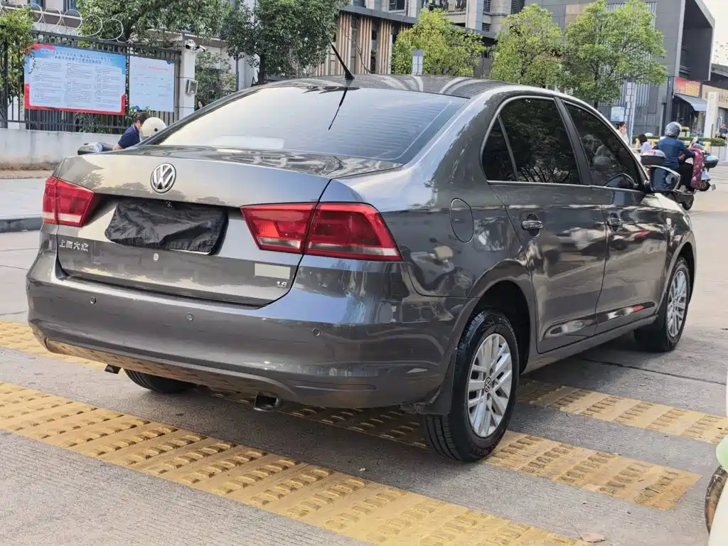 Volkswagen Santana — миниатюра 9