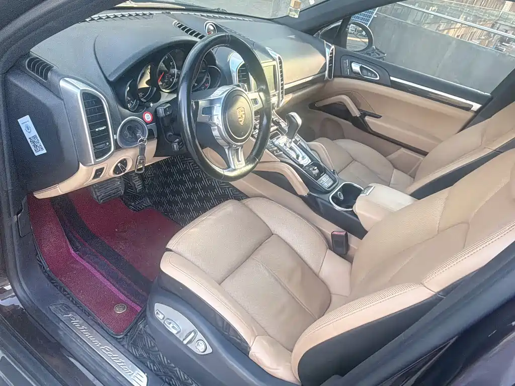 Porsche Cayenne — миниатюра 8