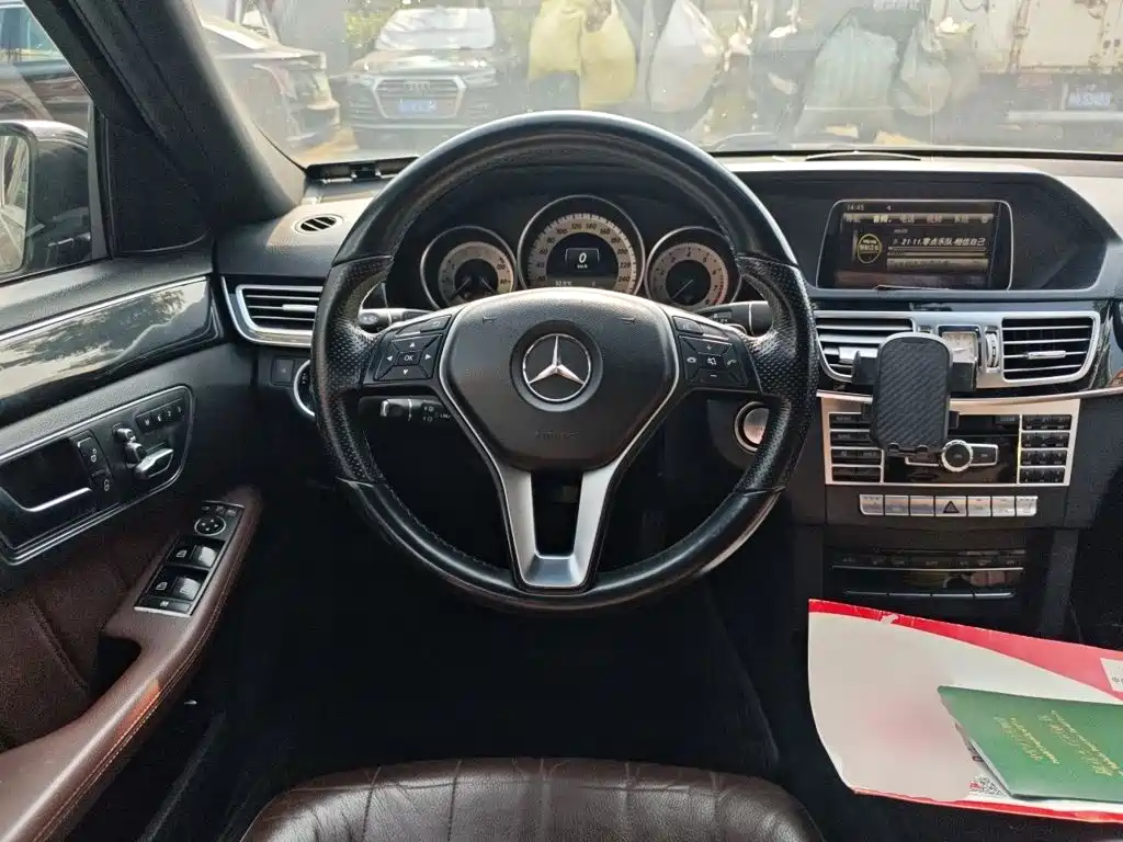 Mercedes-Benz E-Class — миниатюра 6