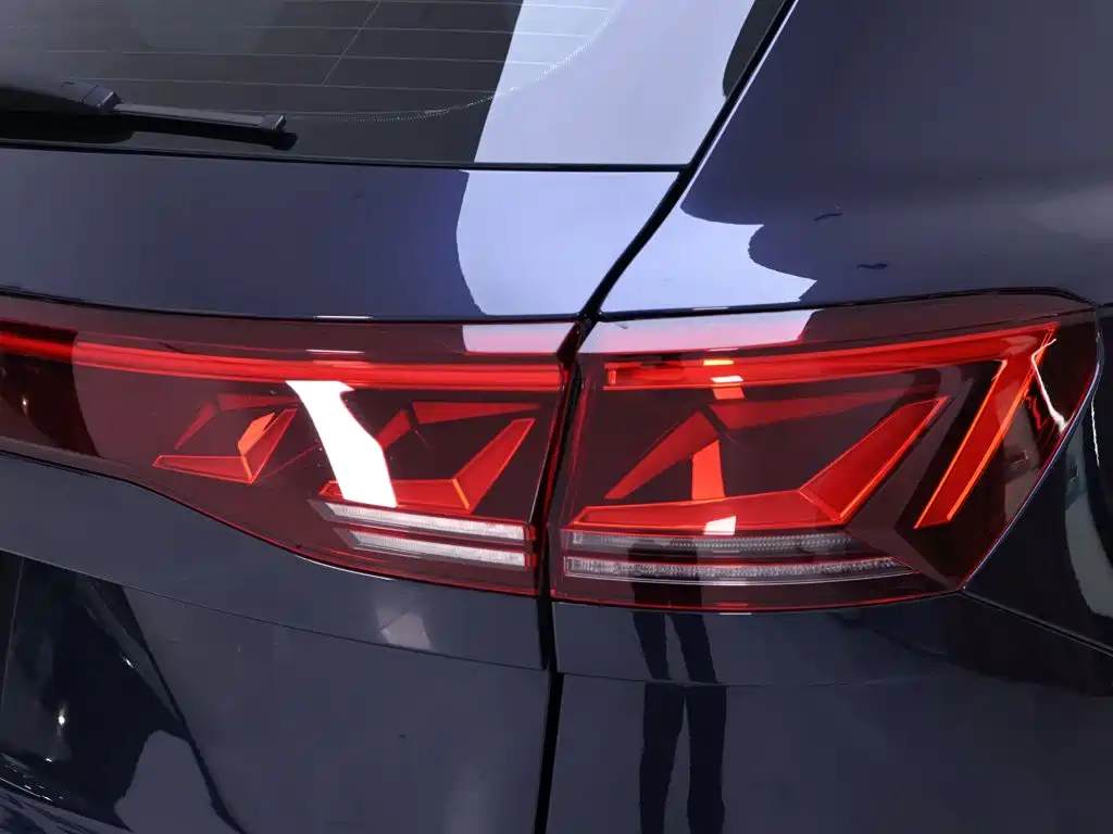 Volkswagen Touareg — миниатюра 9
