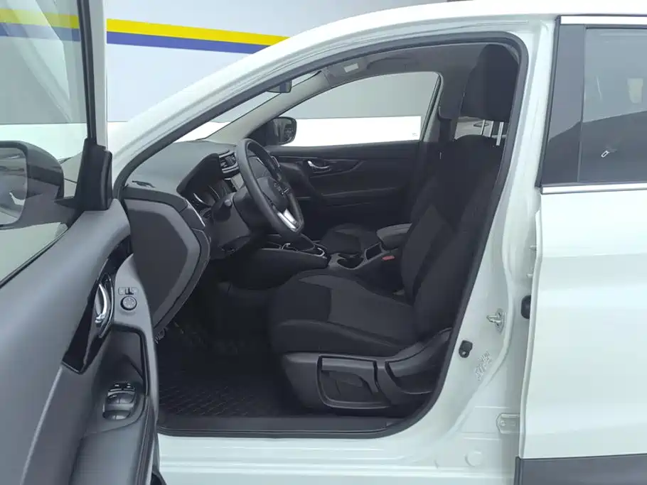 Nissan Qashqai — миниатюра 9
