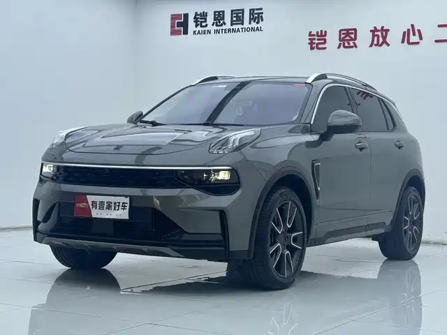 2022 Lynk & Co 01
