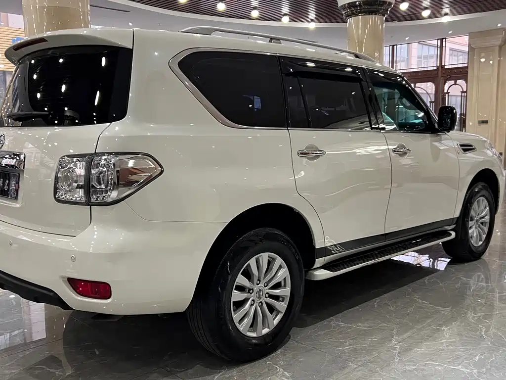 Nissan Patrol — миниатюра 4