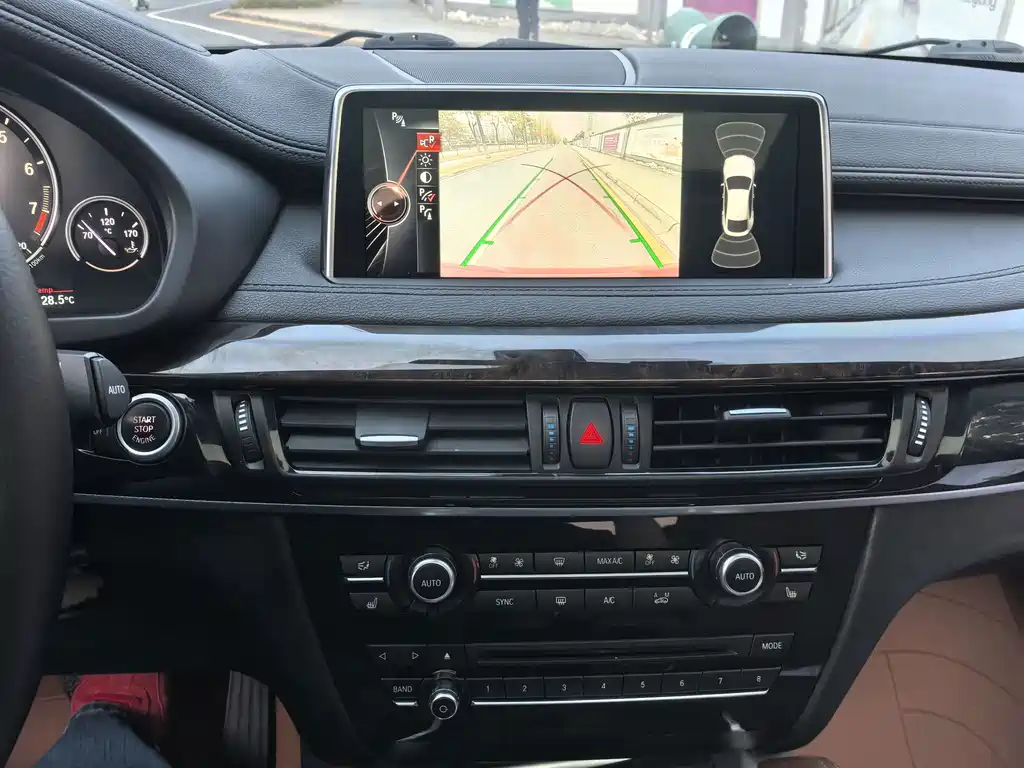 BMW X6 — миниатюра 12