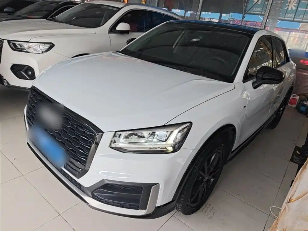 Audi Q2L 2020