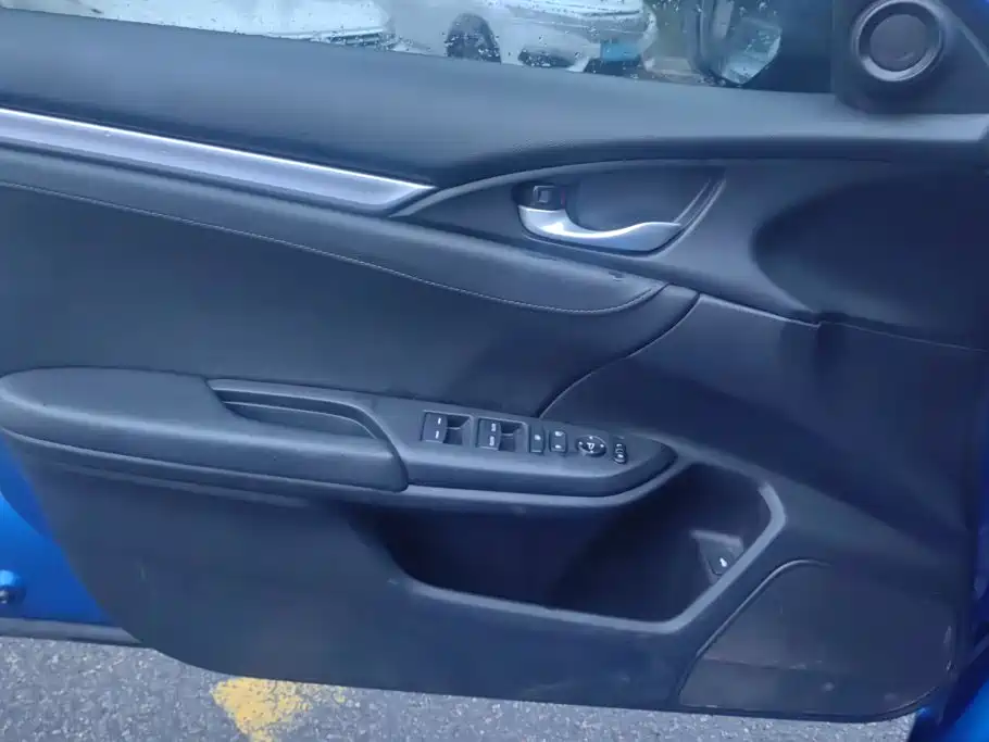 Honda Civic — миниатюра 7