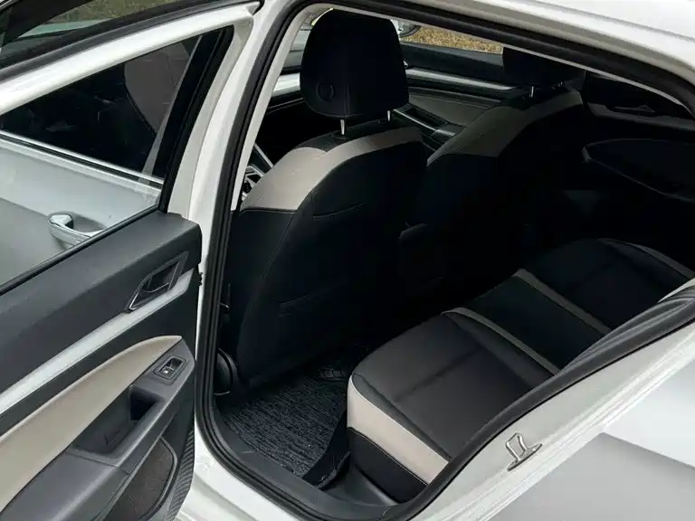 Volkswagen Golf — миниатюра 16
