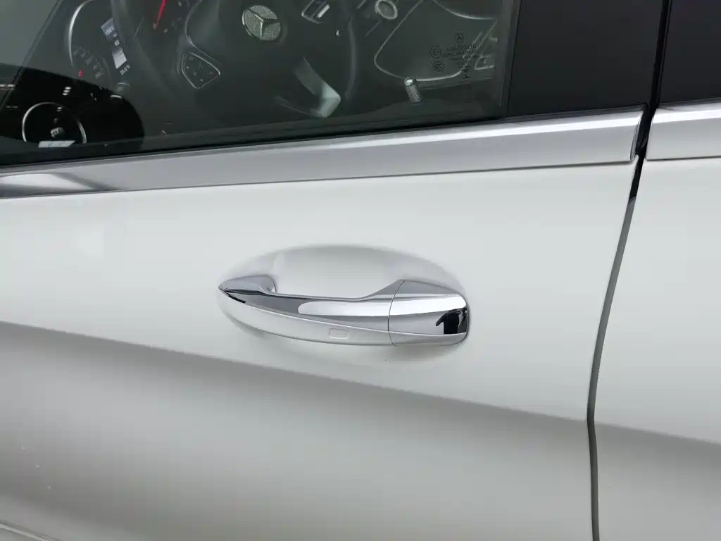 Mercedes-Benz C-Class — миниатюра 18