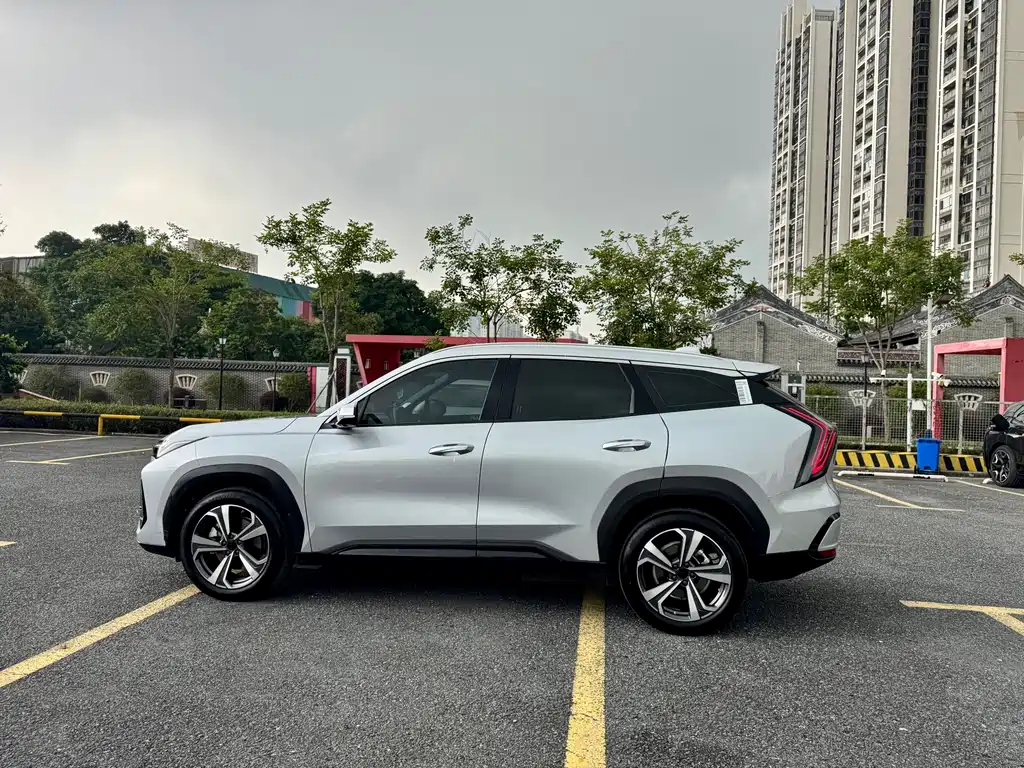 Geely Boyue L — миниатюра 8