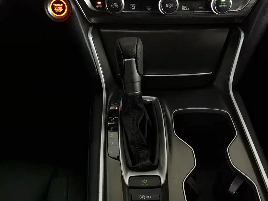 Honda Accord — миниатюра 13