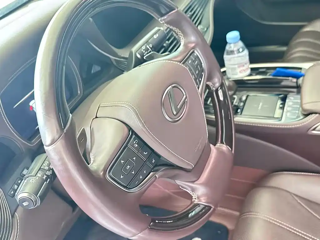 Lexus LS 500h Luxury Edition China V, фото 2