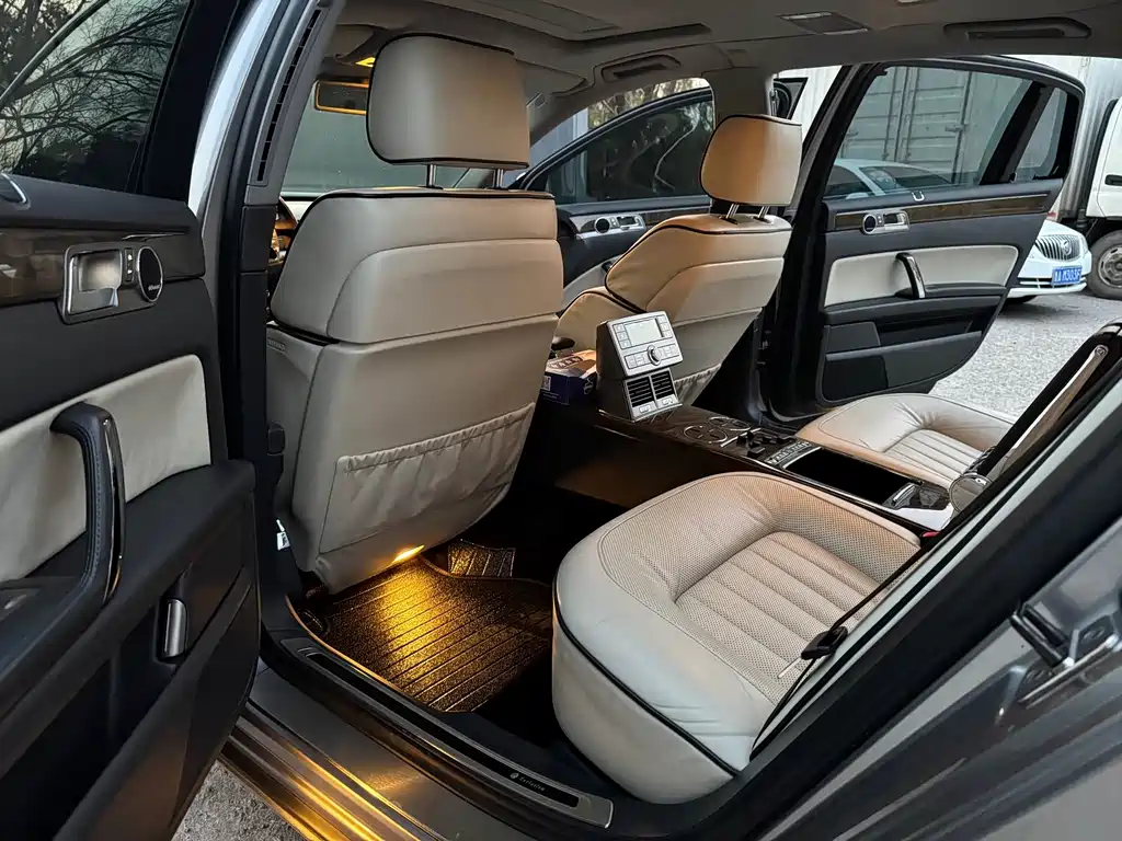 Volkswagen Phaeton 3.6L Premium Custom Type, фото 10