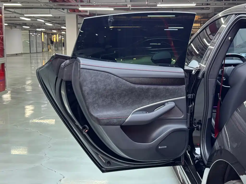 XIAOMI CAR XIAOMI SU7 ULTRA